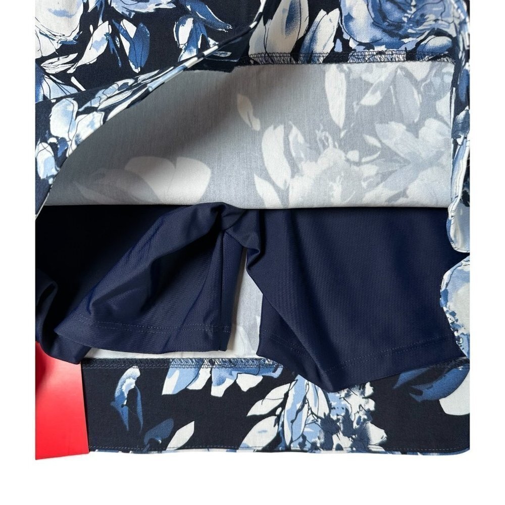 S. C. & Co NWT navy blue and white floral skorts, size medium - Picture 3 of 11